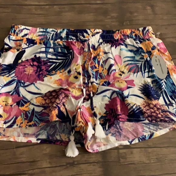2 Piece Floral Short Set NWT - Picture 3 of 3